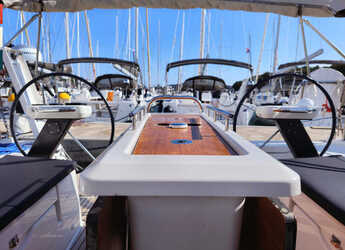 Chartern Sie segelboot in Marina Frapa - Dufour 390 Grand Large