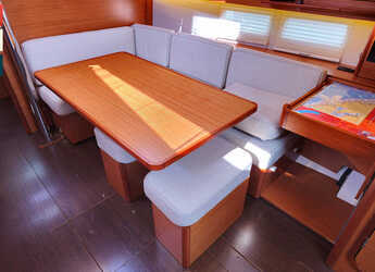 Chartern Sie segelboot in Marina Frapa - Dufour 390 Grand Large