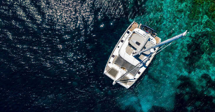 Alquilar catamarán en Marina Kastela - Sunreef 50