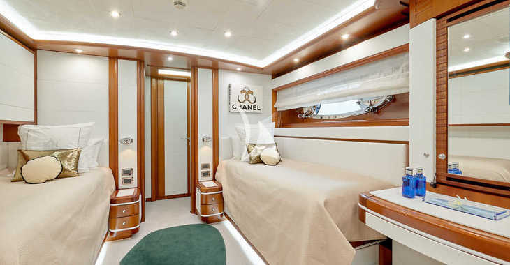 Louer yacht à Marina Ibiza - CRN 130