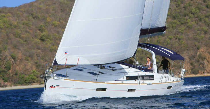 Rent a sailboat in Marina Zeas - Moorings 45.4 (Club)