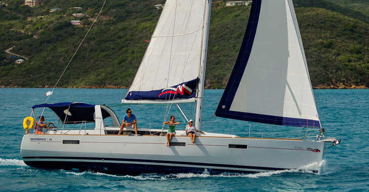 Rent a sailboat in Marina Zeas - Moorings 45 (Club)