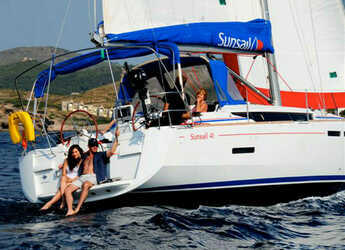 Chartern Sie segelboot in Marina Zeas - Sunsail 41 (Classic)