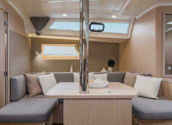 Chartern Sie segelboot in Marina Zeas - Sunsail 41.1 (Classic)