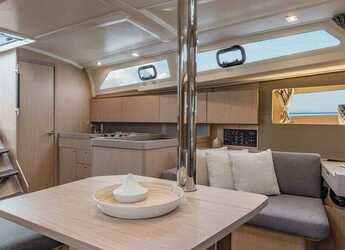 Chartern Sie segelboot in Marina Zeas - Sunsail 41.1 (Classic)