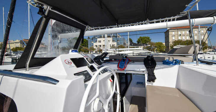 Rent a catamaran in Zadar Marina - Aventura 34