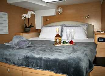 Rent a catamaran in Alimos Marina - Lagoon 500