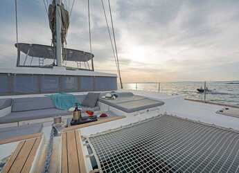 Rent a catamaran in Alimos Marina - Lagoon 500