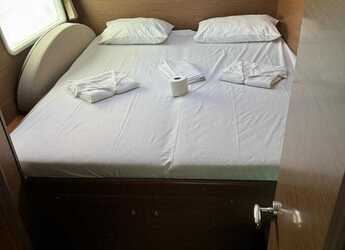 Rent a catamaran in Marina Le Marin - Lagoon 380