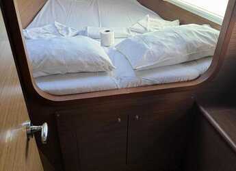 Rent a catamaran in Marina Le Marin - Lagoon 380