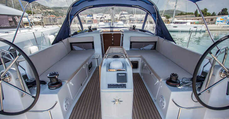 Rent a sailboat in Naviera Balear - Sun Odyssey 440 