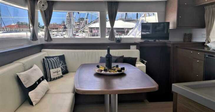 Rent a catamaran in Preveza Marina - Lagoon 450  Flybridge