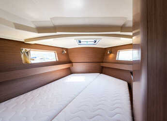 Rent a sailboat in Nidri Marine - Oceanis 41.1