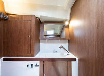 Rent a sailboat in Nidri Marine - Oceanis 41.1