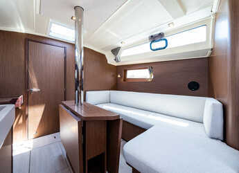 Rent a sailboat in Nidri Marine - Oceanis 41.1