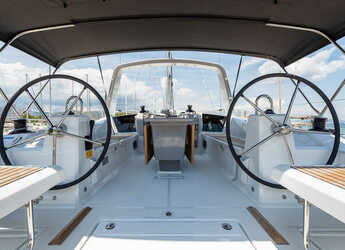 Rent a sailboat in Nidri Marine - Oceanis 41.1