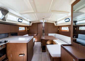 Rent a sailboat in Nidri Marine - Oceanis 41.1
