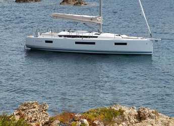 Chartern Sie segelboot in Ece Marina - Sun Odyssey 440 