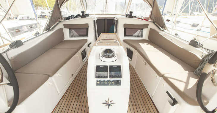 Rent a sailboat in Orhaniye marina - Sun Odyssey 410
