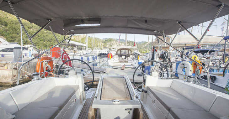 Rent a sailboat in Orhaniye marina - Oceanis 41
