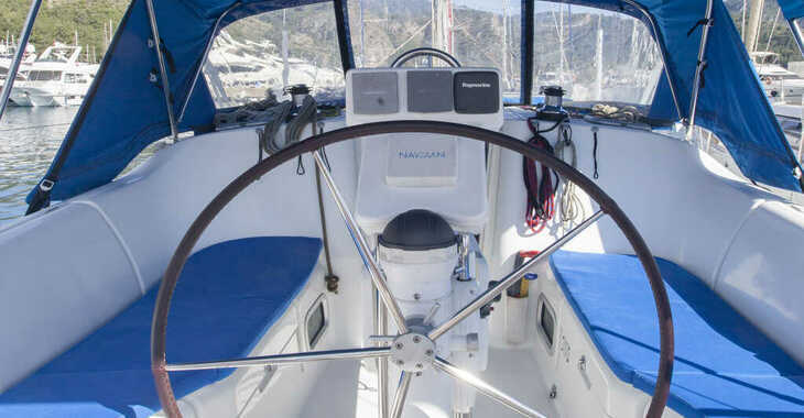 Rent a sailboat in Orhaniye marina - Oceanis 373