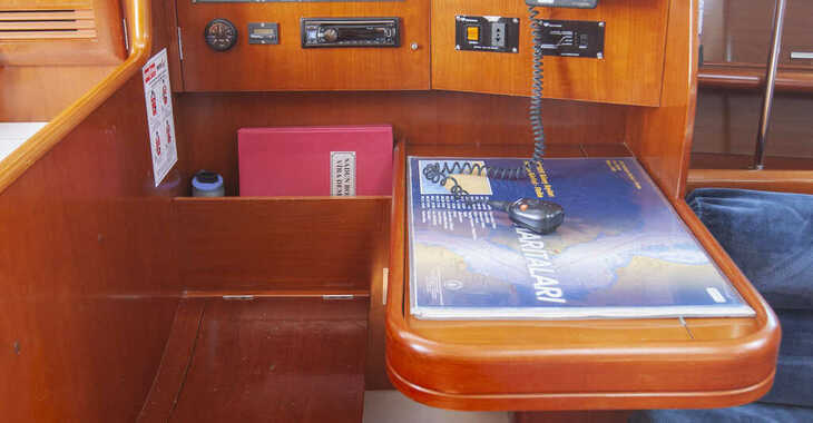 Chartern Sie segelboot in Orhaniye marina - Oceanis 373