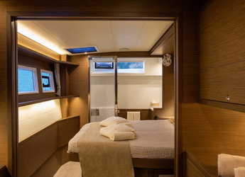 Rent a catamaran in Porto Capo d'Orlando Marina - Lagoon 52F