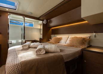 Rent a catamaran in Porto Capo d'Orlando Marina - Lagoon 52F