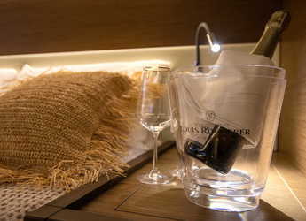 Rent a catamaran in Porto Capo d'Orlando Marina - Lagoon 52F