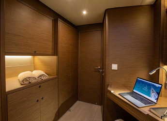 Rent a catamaran in Porto Capo d'Orlando Marina - Lagoon 52F