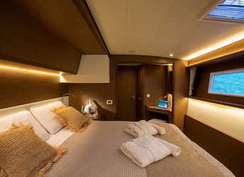 Rent a catamaran in Porto Capo d'Orlando Marina - Lagoon 52F