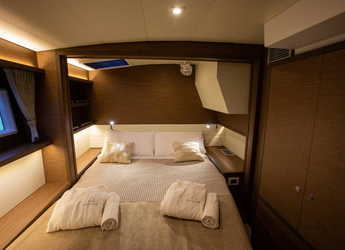 Rent a catamaran in Porto Capo d'Orlando Marina - Lagoon 52F