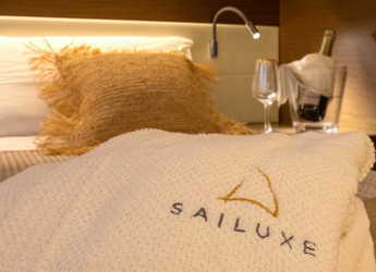 Rent a catamaran in Porto Capo d'Orlando Marina - Lagoon 52F