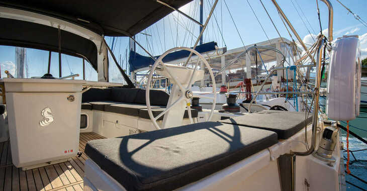 Rent a sailboat in Porto Capo d'Orlando Marina - Oceanis 51.1 (4 cab)