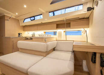 Rent a sailboat in Porto Capo d'Orlando Marina - Oceanis 51.1 (4 cab)