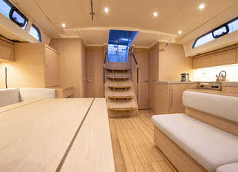 Rent a sailboat in Porto Capo d'Orlando Marina - Oceanis 51.1 (4 cab)