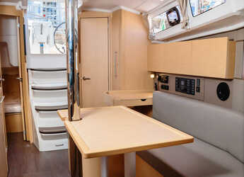 Rent a sailboat in Porto Capo d'Orlando Marina - Oceanis 35.1