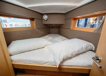 Rent a sailboat in Porto Capo d'Orlando Marina - Oceanis 35.1