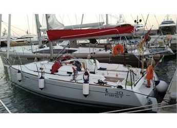 Rent a sailboat in Porto Capo d'Orlando Marina - First 30