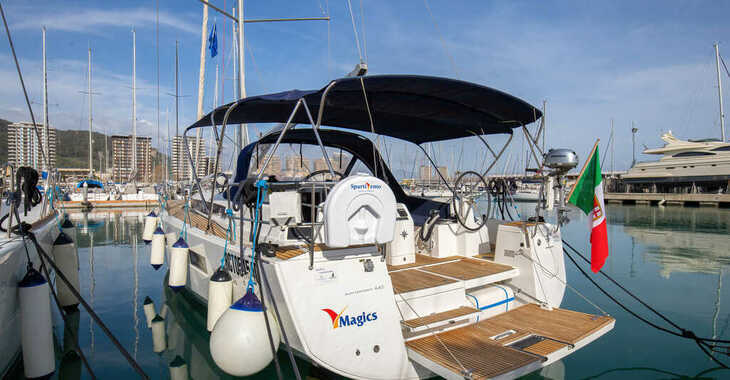 Chartern Sie segelboot in Marina d'Arechi - Sun Odyssey 440