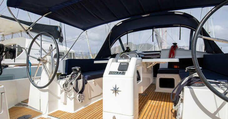 Rent a sailboat in Marina d'Arechi - Sun Odyssey 440