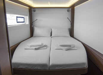 Rent a catamaran in Alimos Marina - Lagoon 46 