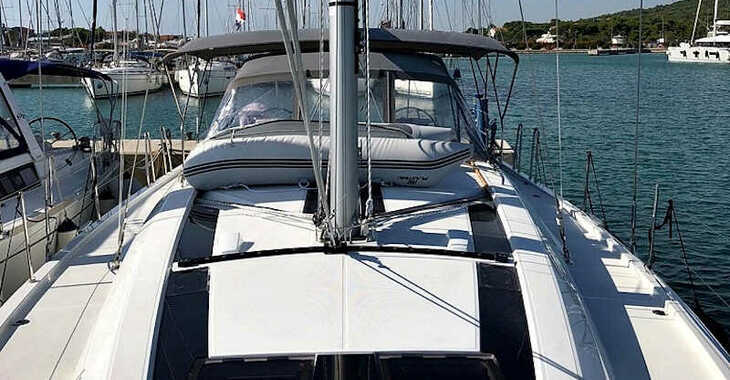 Rent a sailboat in Marina Sukosan (D-Marin Dalmacija) - OCEANIS 51.1 BT (20)