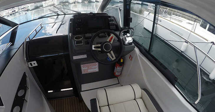 Rent a motorboat in Marina Mandalina - Leader 33