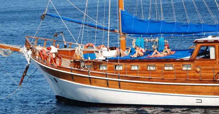 Rent a schooner in Mykonos Marina - Gulet Syrolana