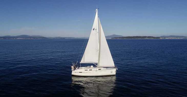 Rent a sailboat in Vigo  - Bavaria 32 Cruiser