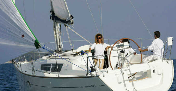 Rent a sailboat in Nidri Marine - Sun Odyssey 32i