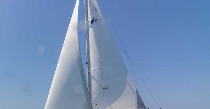 Rent a sailboat in Marina di Portorosa - Bavaria Cruiser 51