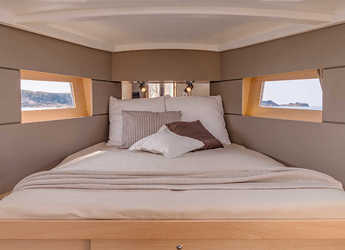 Rent a sailboat in Marina d'Arechi - Oceanis 41.1