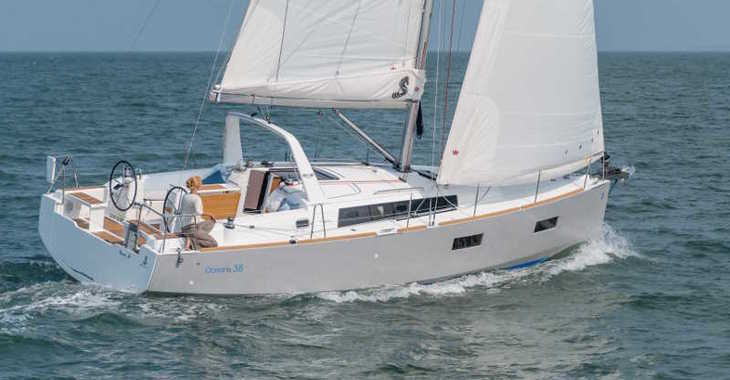 Rent a sailboat in Marina d'Arechi - Oceanis 38.1